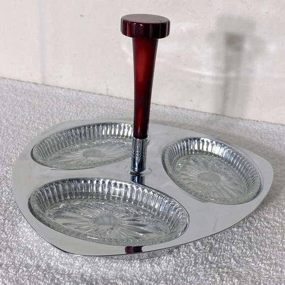 Vintage Glo Hill Gourmates  Chrome Serving Tray W Bakelite Handle & Glass Dishes - Picture 4 of 15